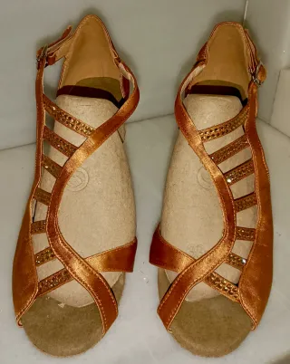 Zapatos de baile salón dorados