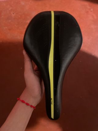 Sillín Cube Negro y Amarillo