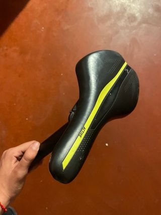 Sillín Cube Negro y Amarillo