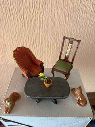 Set di mobili in miniatura per case delle bambole