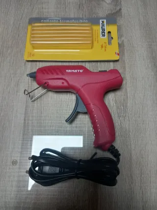 Pistola de silicona YAMATO + barras