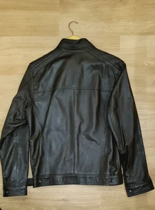 Chaqueta de piel marrón