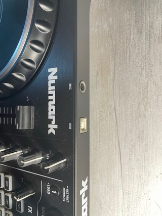 Numark Mixtrack Pro FX Mesa DJ (precio negociable)