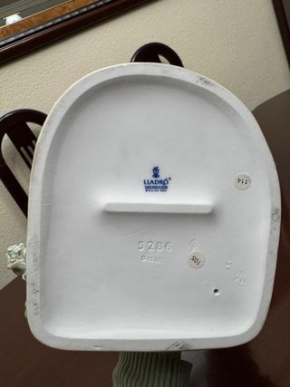 Figura Lladró Niña con Farola y Gato