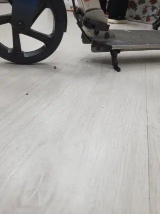 Patinete infantil con rueda grande