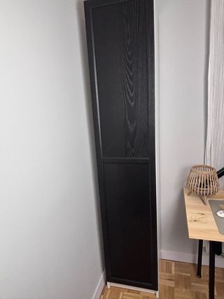 Puerta IKEA Oxberg negra para Billy 40x192 cm