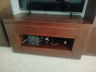 Muebles salónTV y estanterías madera+ maletín deco