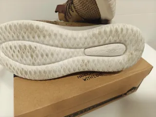 Skechers beige y marrón