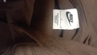 Sudadera Nike Marrón con Logo