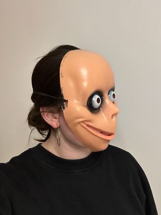 Máscara Halloween Momo