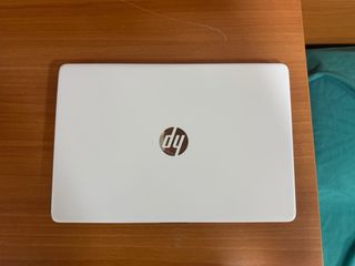Portátil HP 15s Blanco + Cargador. Perfecto estado