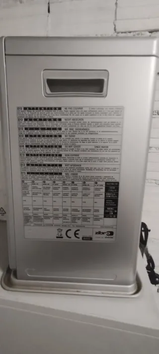 Estufa de queroseno (parafina) plateada