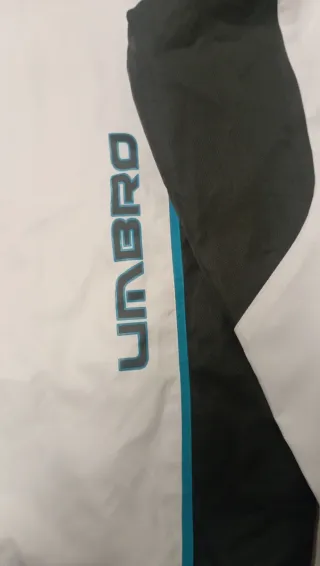 Cortavientos Umbro Blanco y Gris