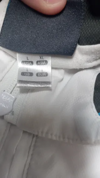 Cortavientos Umbro Blanco y Gris