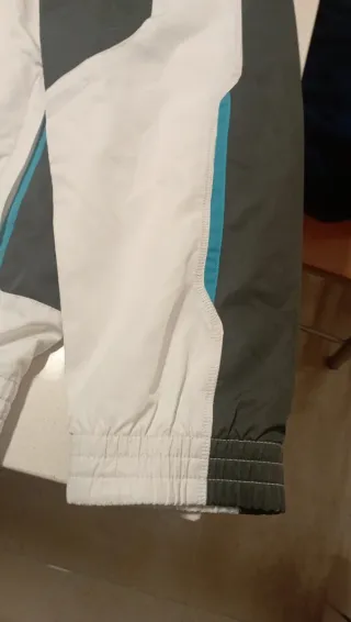 Cortavientos Umbro Blanco y Gris