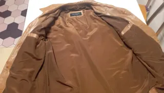 Chaqueta de cuero marrón