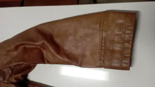 Chaqueta de cuero marrón