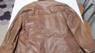 Chaqueta de cuero marrón