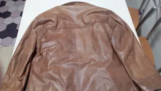Chaqueta de cuero marrón