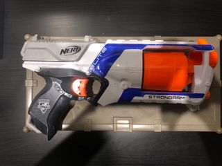 Nerf Strongarm + Caja 200 Balas