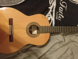 Guitarra paco castillo 204 e mala