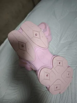 Zapatillas deportivas rosas y beige