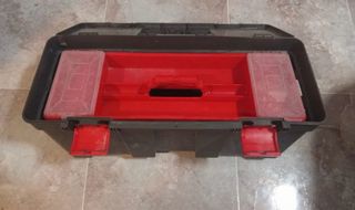 Caja de herramientas con compartimentos