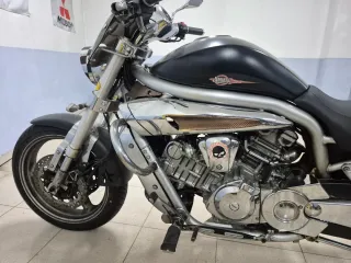 Hyosung Aquila GV650 Negra