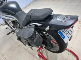 Hyosung Aquila GV650 Negra