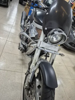 Hyosung Aquila GV650 Negra