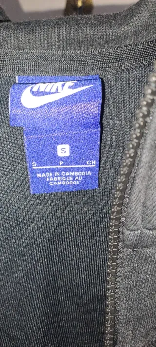 Felpa Nike donna nera con cappuccio