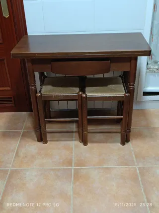 Mesa de cocina de madera