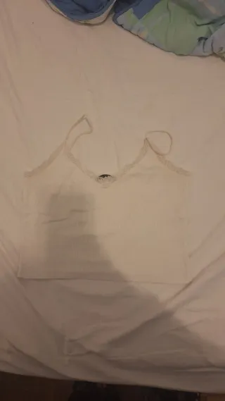 Top blanco con encaje