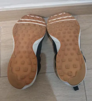 Zapatillas Nike Negras y Blancas