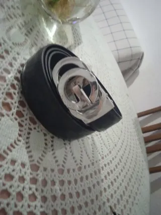 Cinturón Gucci Negro y Plateado