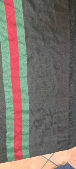 Foulard Gucci nero con strisce