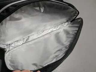 Paletero Negro y Azul Bullpadel.