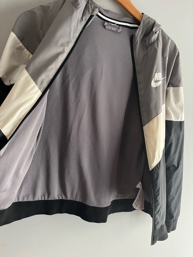 Chaqueta Nike con capucha