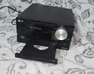 Cadena de música LG CM2460 Negra