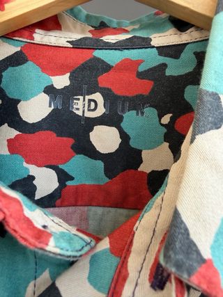 Camisa Levi's RED abstracta + corbata