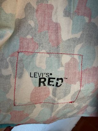 Camisa Levi's RED abstracta + corbata