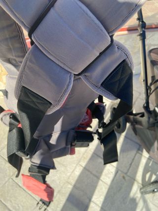 Mochila porta bebé gris y rosa