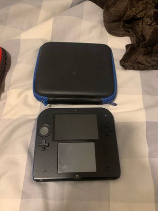 Nintendo 2DS Azul/Negro y Blanca/Roja