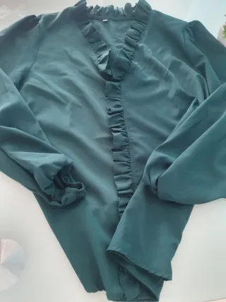Camisa mujer con volantes verdes