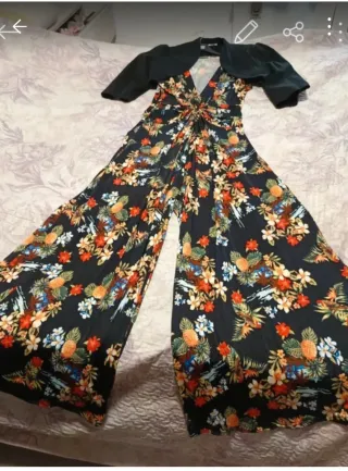 Mono estampado floral con torerilla