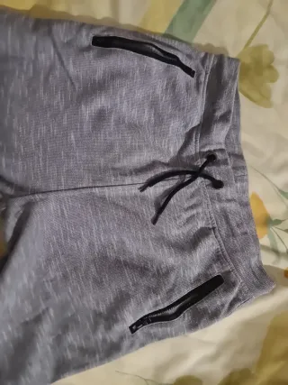 Chándal gris con cremallera