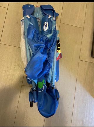 Cuna de viaje azul con cambiador, colchon y gatera