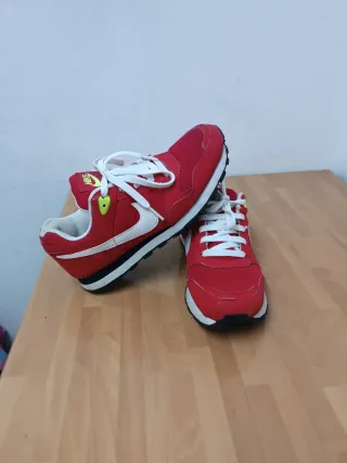 Zapatillas Nike Rojas y Blancas