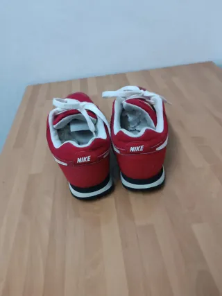 Zapatillas Nike Rojas y Blancas