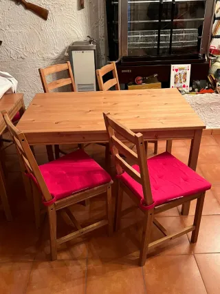 Mesa comedor y 4 sillas madera